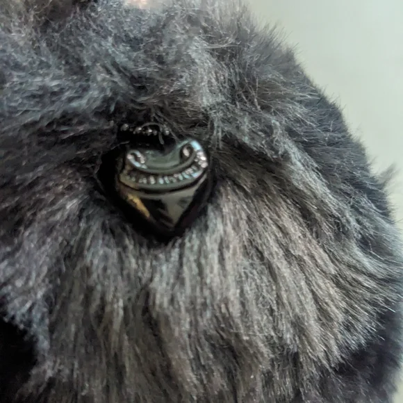 Juicy Couture Black On-Ear Headphones with Plush Design - Picture 3 of 6